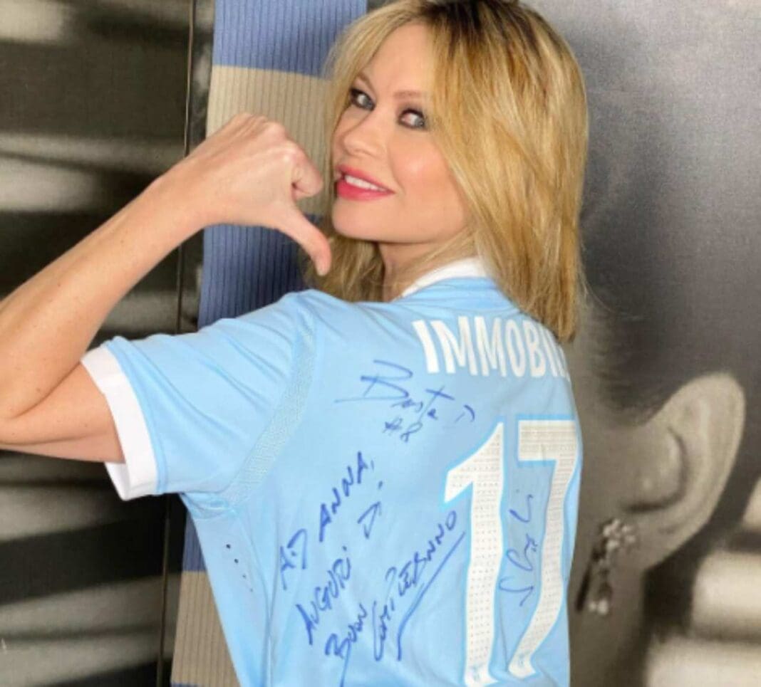 Anna Falchi, esultanza sexy per il suo Ciro Immobile | FOTO | SportPaper