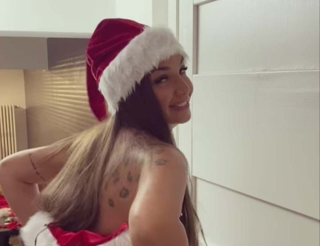 Il twerk di Natale di Elettra Lamborghini è da sballo | VIDEO | SportPaper